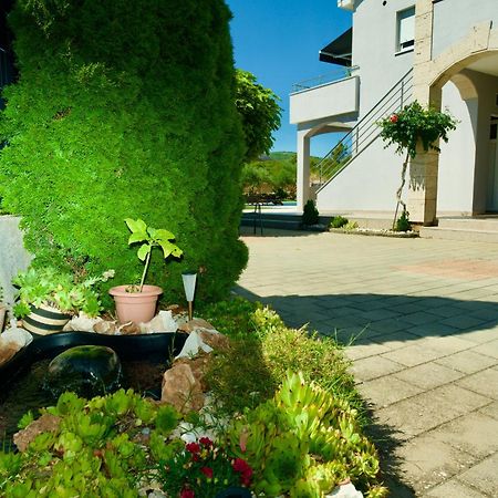 Apartment Lana Bristivica Ngoại thất bức ảnh