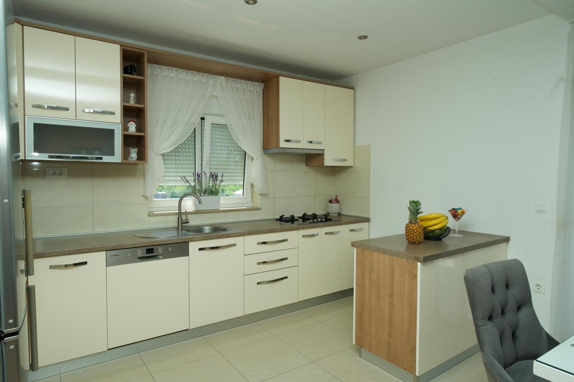 Apartment Lana Bristivica Ngoại thất bức ảnh
