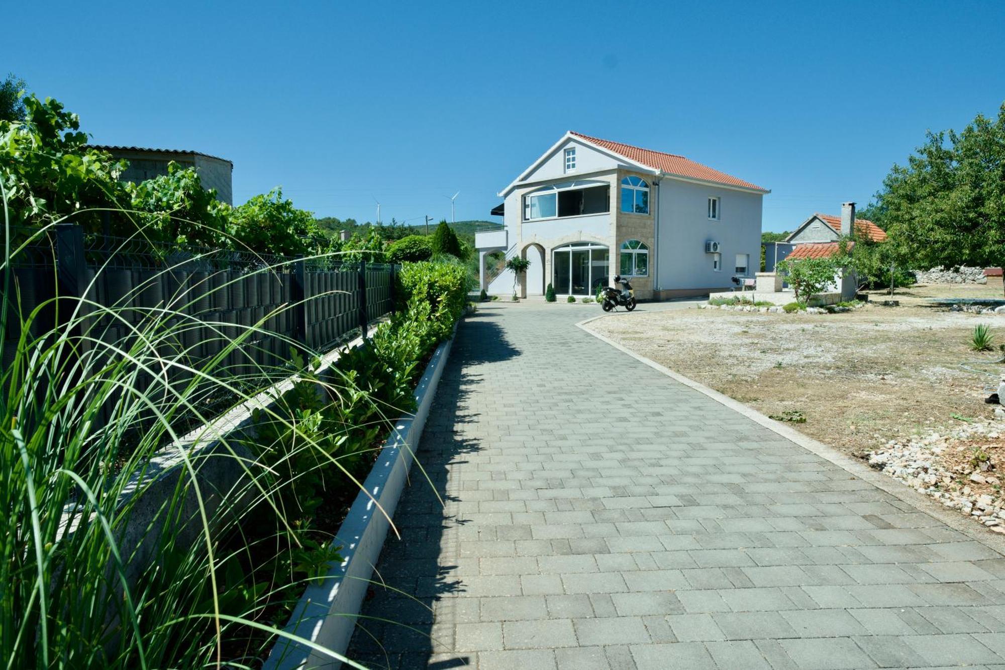 Apartment Lana Bristivica Ngoại thất bức ảnh