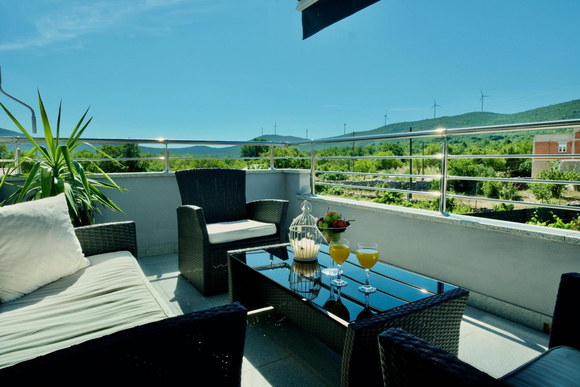 Apartment Lana Bristivica Ngoại thất bức ảnh