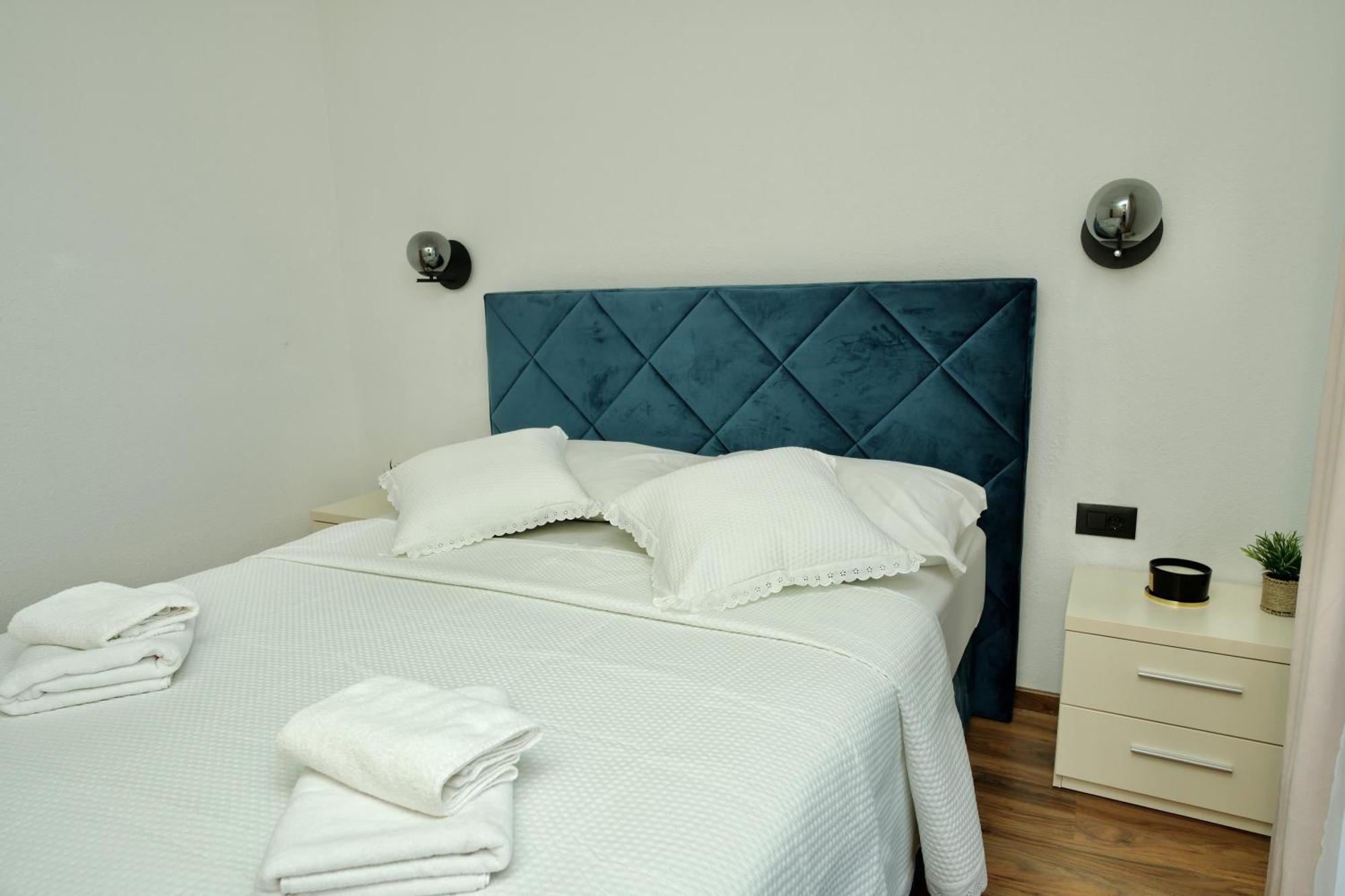 Apartment Lana Bristivica Ngoại thất bức ảnh