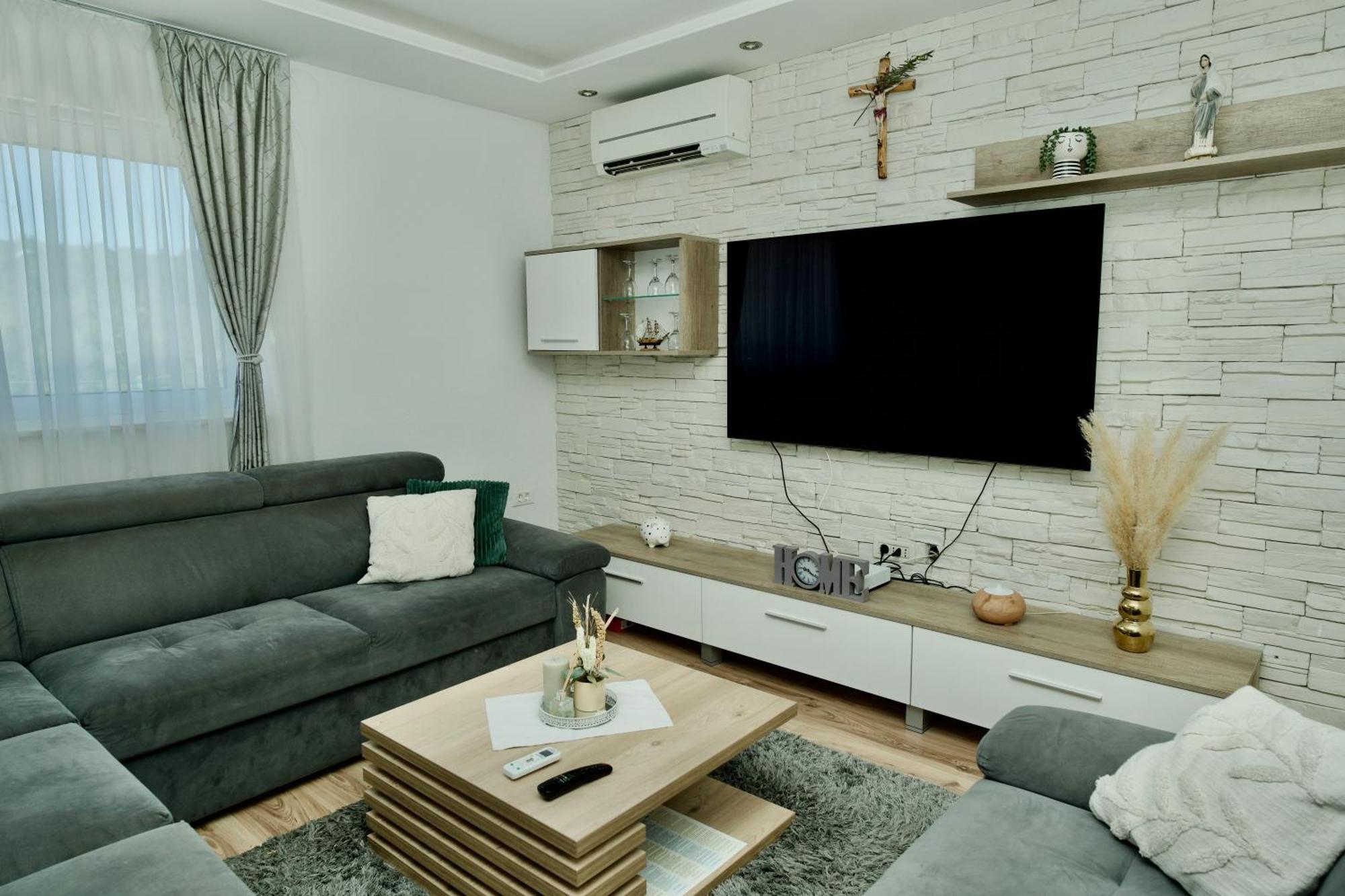 Apartment Lana Bristivica Ngoại thất bức ảnh